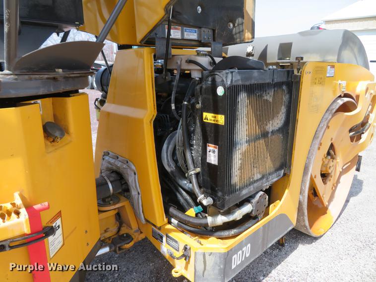 image for item DG3945 2016 Volvo DD70 double drum roller