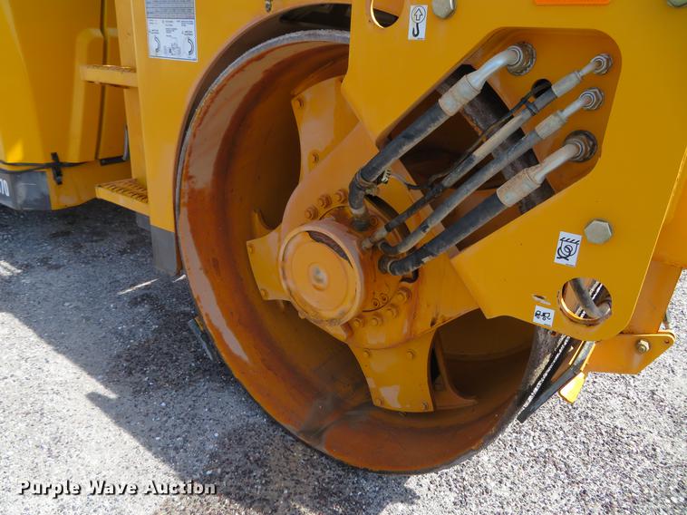 image for item DG3945 2016 Volvo DD70 double drum roller