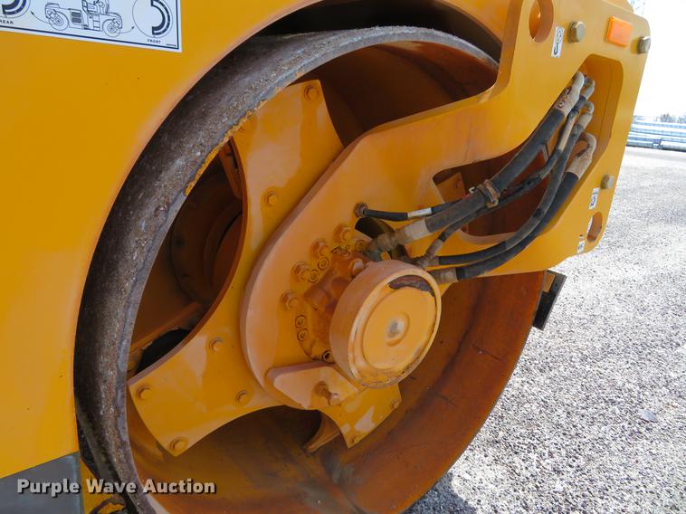 image for item DG3945 2016 Volvo DD70 double drum roller