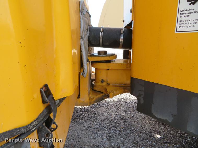 image for item DG3945 2016 Volvo DD70 double drum roller