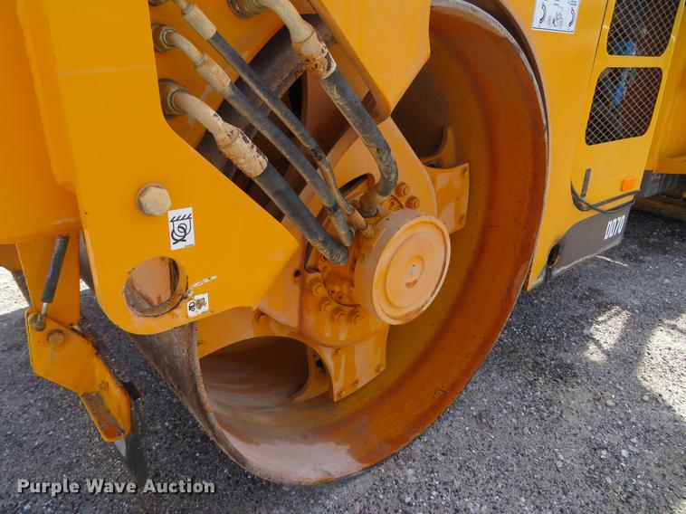 image for item DG3945 2016 Volvo DD70 double drum roller