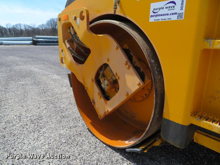 image for item DG3945 2016 Volvo DD70 double drum roller
