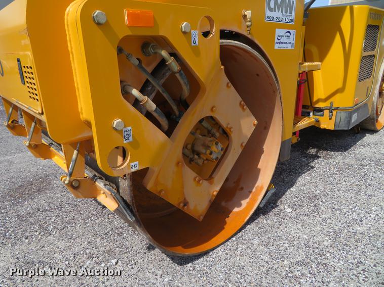 image for item DG3945 2016 Volvo DD70 double drum roller