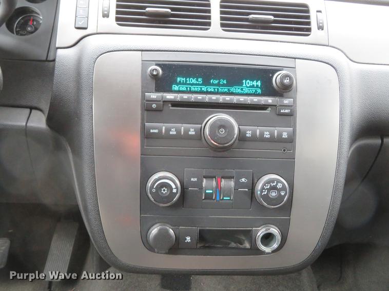 image for item DG3953 2007 Chevrolet Suburban 1500 LS SUV