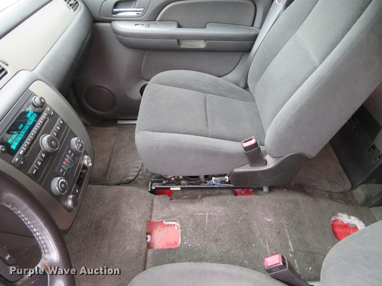 image for item DG3953 2007 Chevrolet Suburban 1500 LS SUV