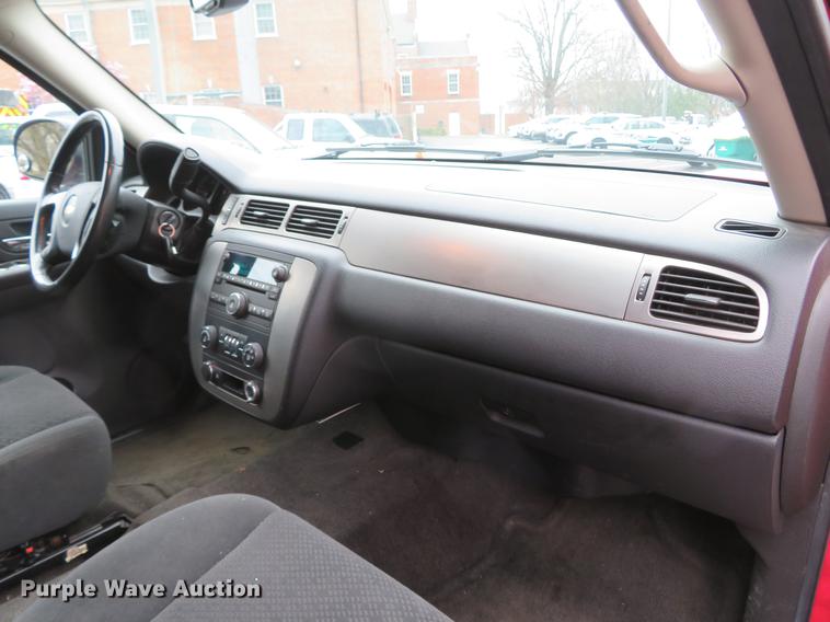 image for item DG3953 2007 Chevrolet Suburban 1500 LS SUV
