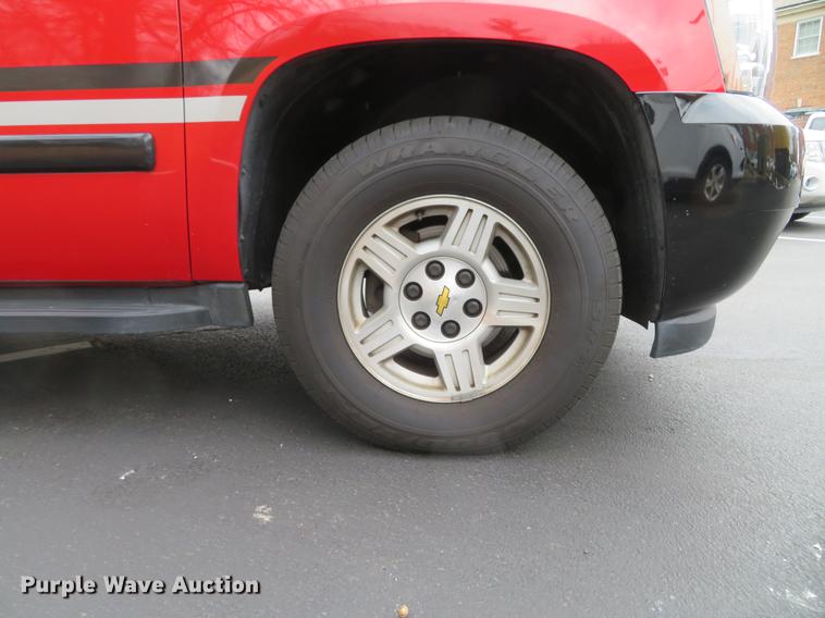 image for item DG3953 2007 Chevrolet Suburban 1500 LS SUV