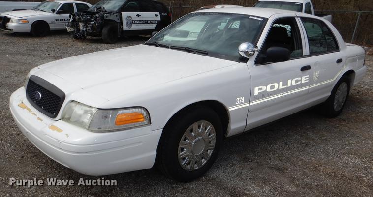 image for item DI9437 2005 Ford Crown Victoria Police Interceptor