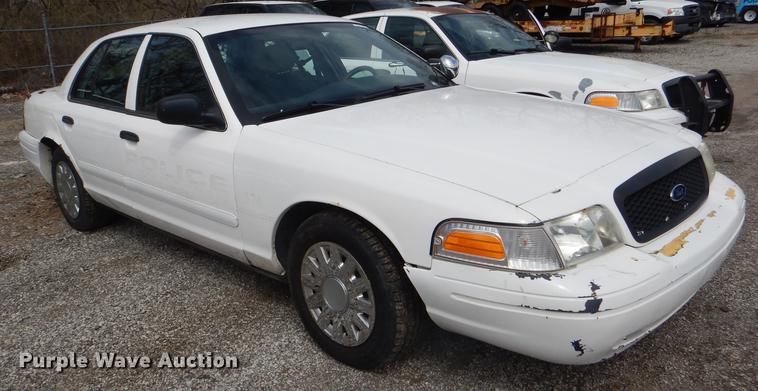 image for item DI9437 2005 Ford Crown Victoria Police Interceptor