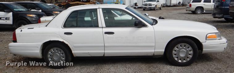 image for item DI9437 2005 Ford Crown Victoria Police Interceptor