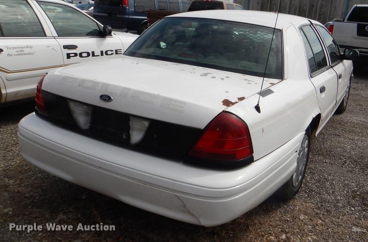 image for item DI9437 2005 Ford Crown Victoria Police Interceptor