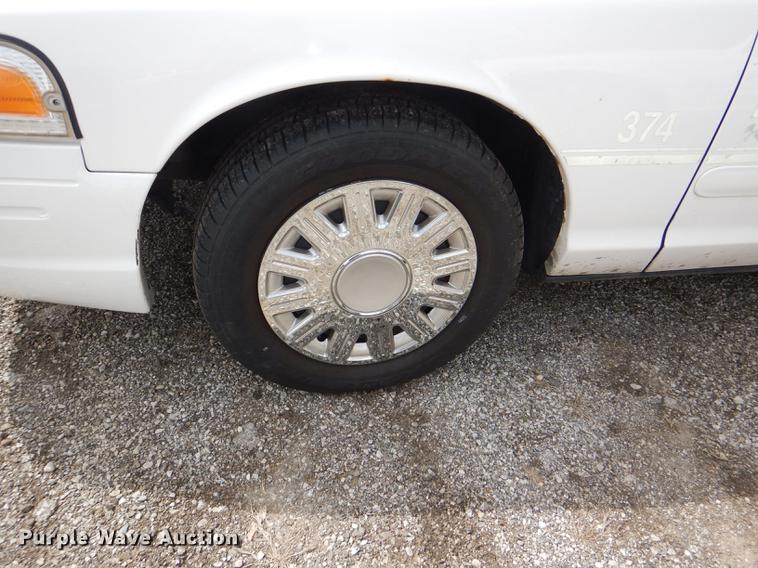 image for item DI9437 2005 Ford Crown Victoria Police Interceptor