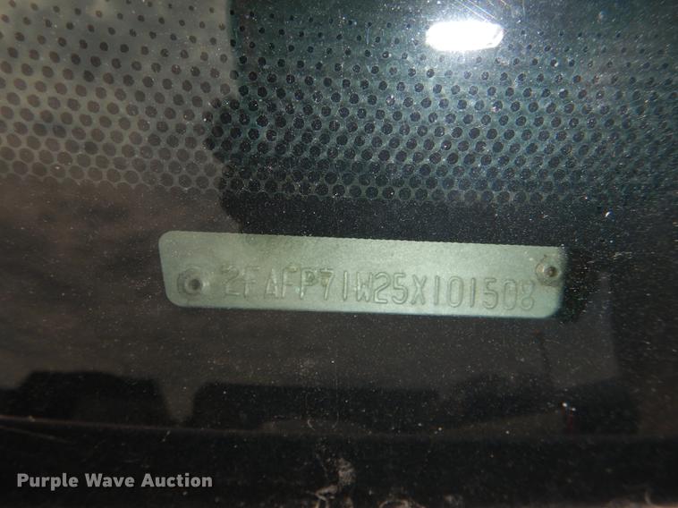 image for item DI9437 2005 Ford Crown Victoria Police Interceptor