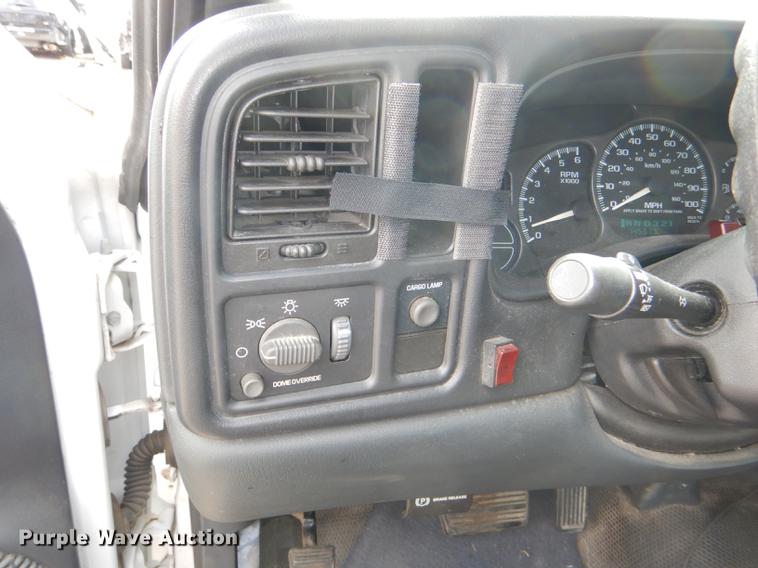 image for item DI9438 2001 Chevrolet Silverado 1500 pickup truck