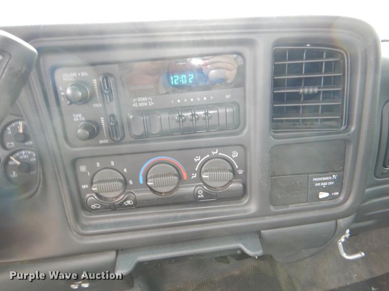 image for item DI9438 2001 Chevrolet Silverado 1500 pickup truck