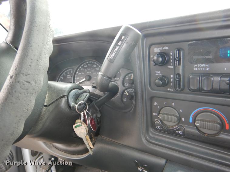 image for item DI9438 2001 Chevrolet Silverado 1500 pickup truck