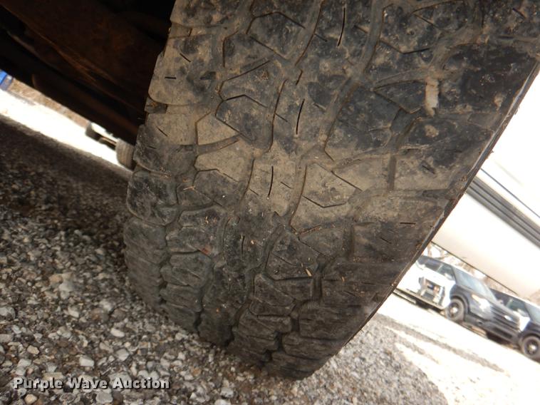 image for item DI9438 2001 Chevrolet Silverado 1500 pickup truck