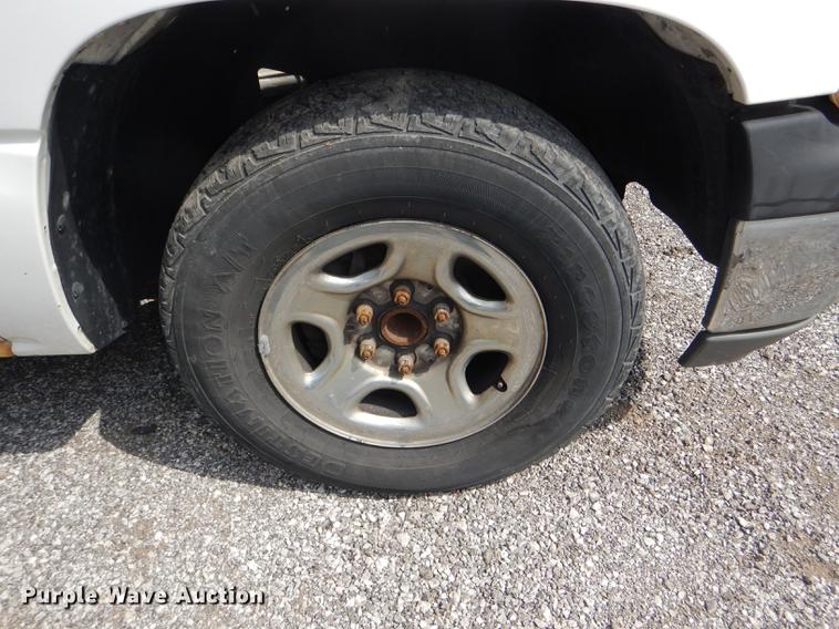 image for item DI9438 2001 Chevrolet Silverado 1500 pickup truck