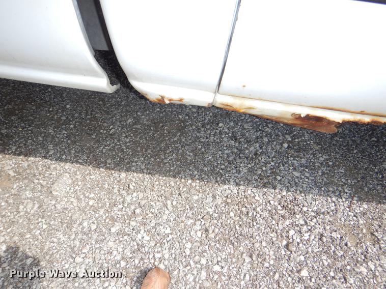 image for item DI9438 2001 Chevrolet Silverado 1500 pickup truck