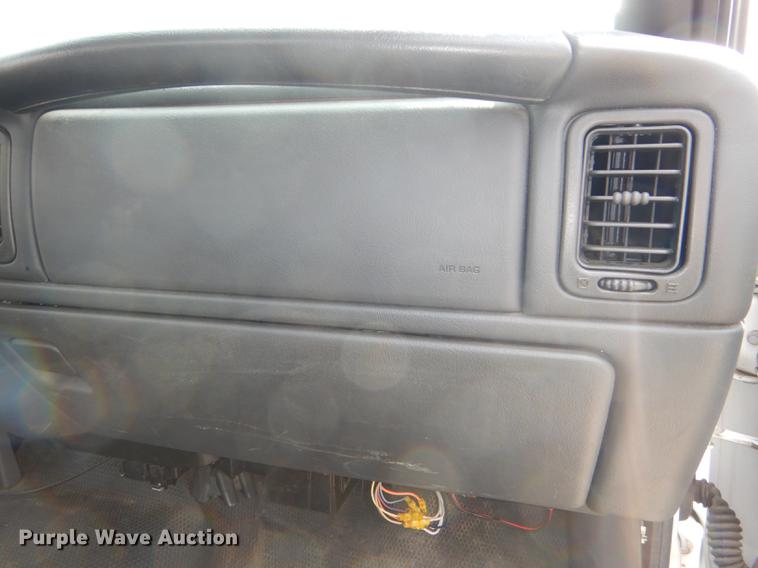 image for item DI9438 2001 Chevrolet Silverado 1500 pickup truck