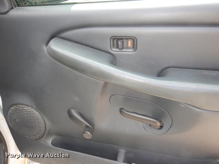 image for item DI9438 2001 Chevrolet Silverado 1500 pickup truck