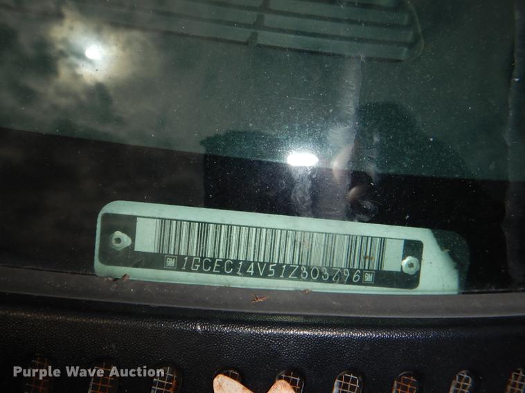 image for item DI9438 2001 Chevrolet Silverado 1500 pickup truck