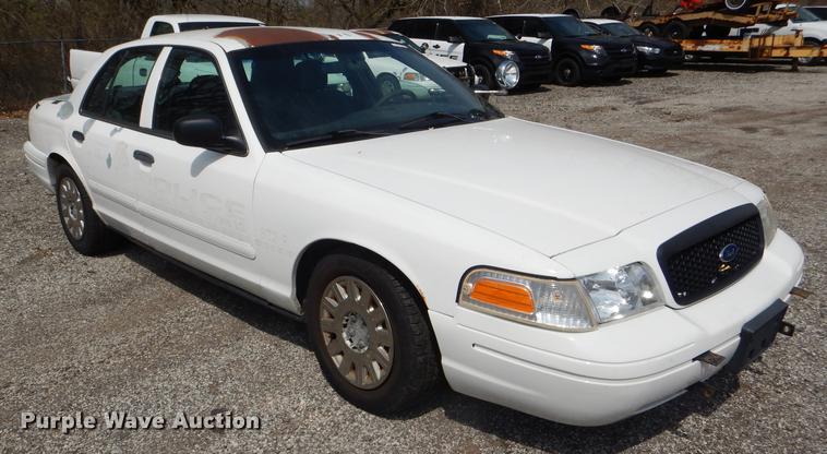 image for item DI9439 2005 Ford Crown Victoria Police Interceptor