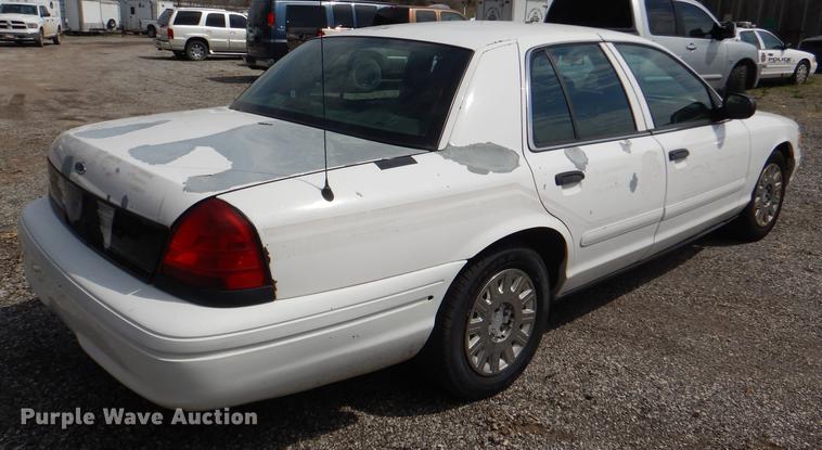 image for item DI9439 2005 Ford Crown Victoria Police Interceptor