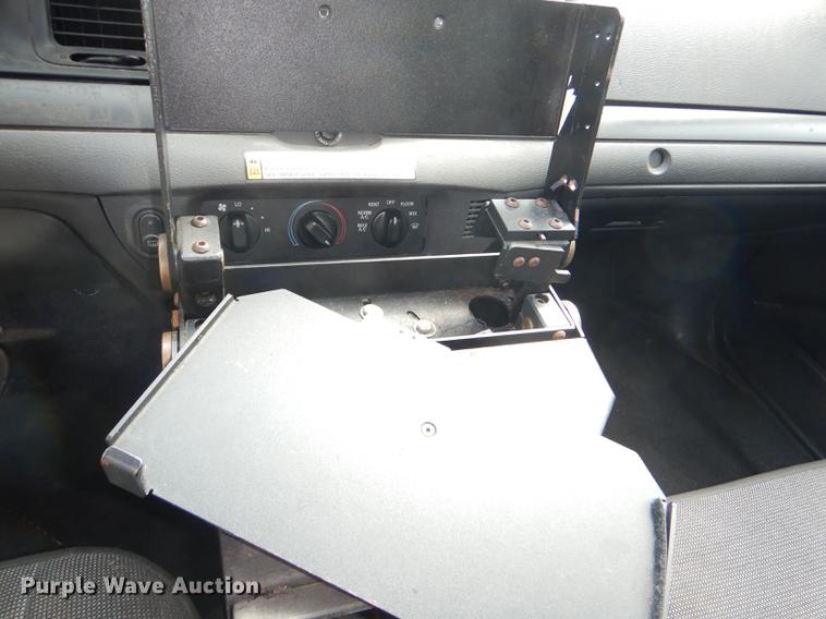 image for item DI9439 2005 Ford Crown Victoria Police Interceptor