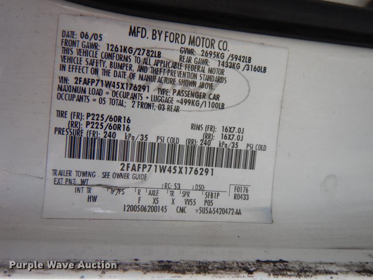 image for item DI9439 2005 Ford Crown Victoria Police Interceptor