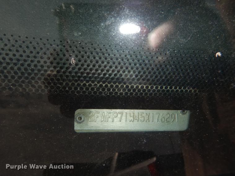 image for item DI9439 2005 Ford Crown Victoria Police Interceptor