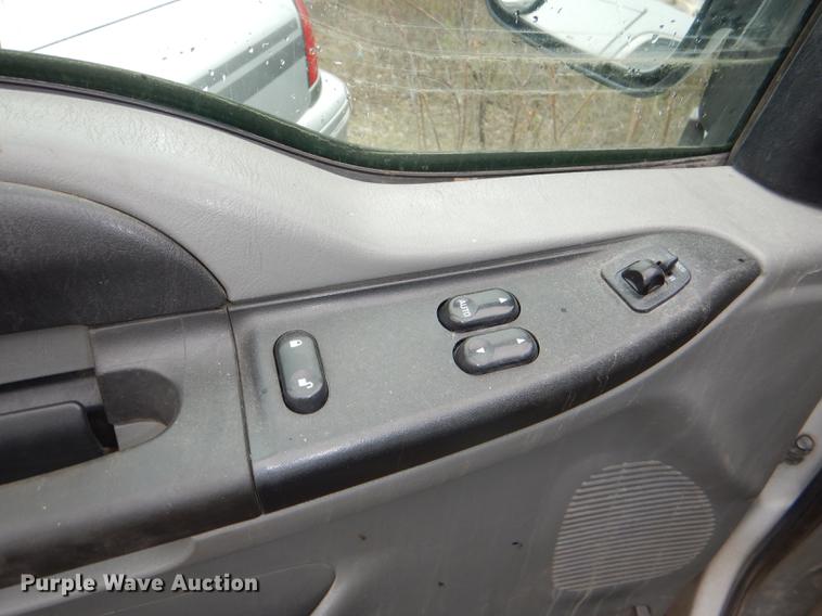 image for item DI9443 2005 Ford F250 Super Duty XL pickup truck