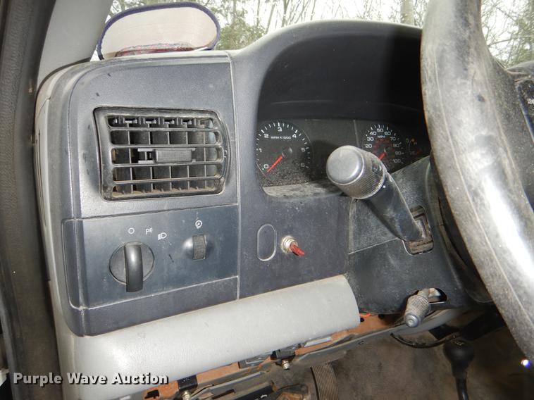 image for item DI9443 2005 Ford F250 Super Duty XL pickup truck