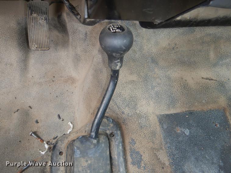 image for item DI9443 2005 Ford F250 Super Duty XL pickup truck