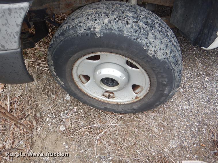 image for item DI9443 2005 Ford F250 Super Duty XL pickup truck