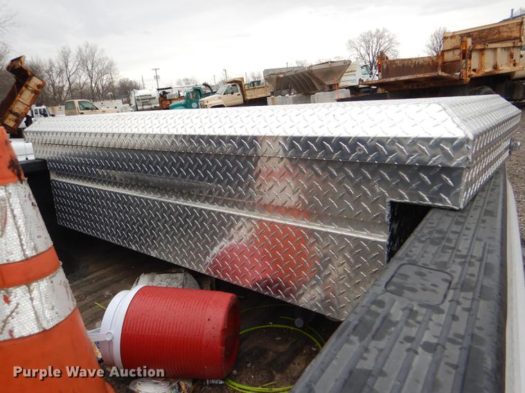 image for item DI9443 2005 Ford F250 Super Duty XL pickup truck