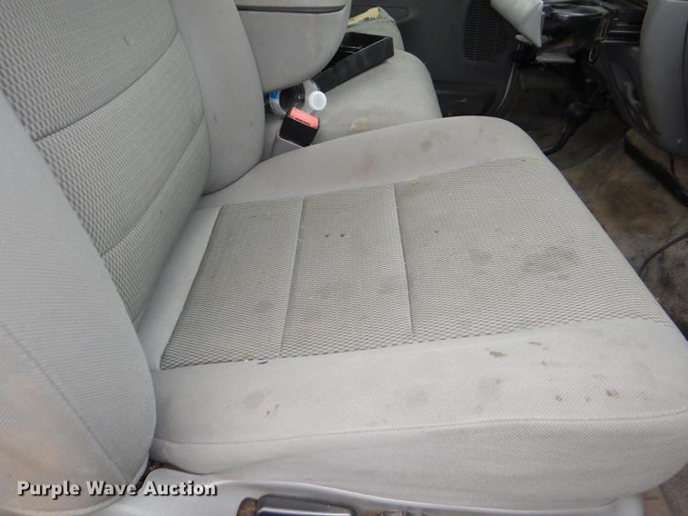 image for item DI9443 2005 Ford F250 Super Duty XL pickup truck