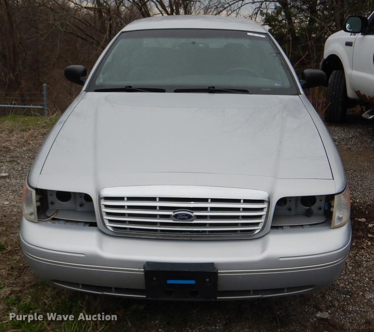 image for item DI9444 2003 Ford Crown Victoria Police Interceptor