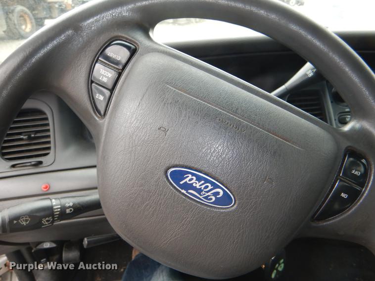 image for item DI9444 2003 Ford Crown Victoria Police Interceptor