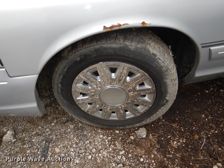 image for item DI9444 2003 Ford Crown Victoria Police Interceptor