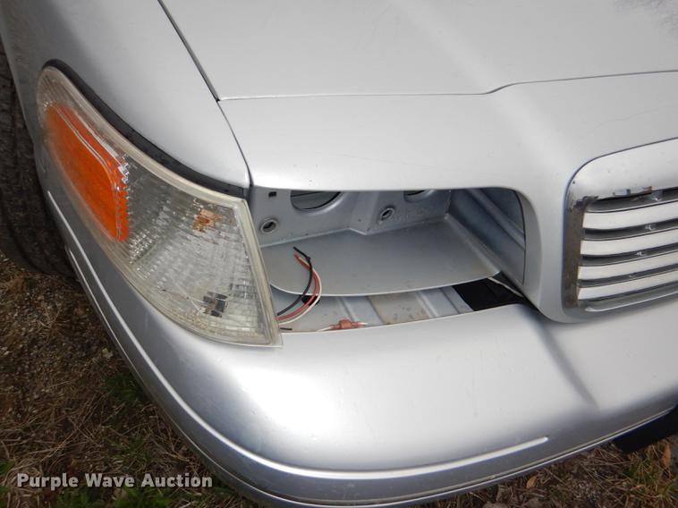 image for item DI9444 2003 Ford Crown Victoria Police Interceptor