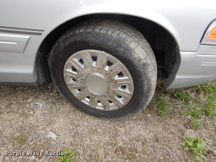 image for item DI9444 2003 Ford Crown Victoria Police Interceptor