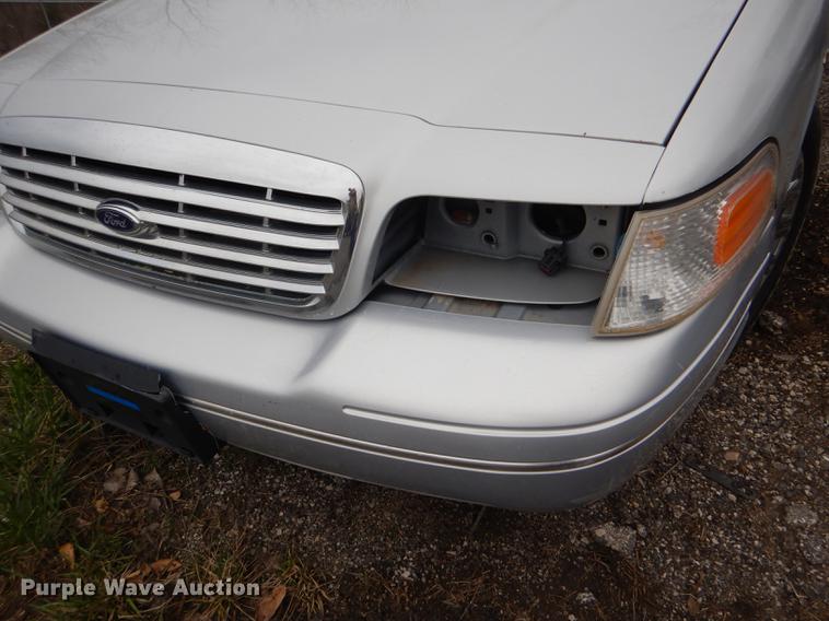 image for item DI9444 2003 Ford Crown Victoria Police Interceptor