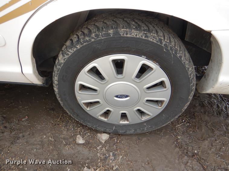 image for item DI9451 2008 Ford Crown Victoria Police Interceptor