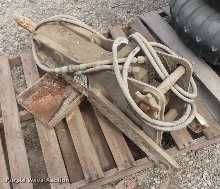 image for item DN9030 Stanley 2560 breaker