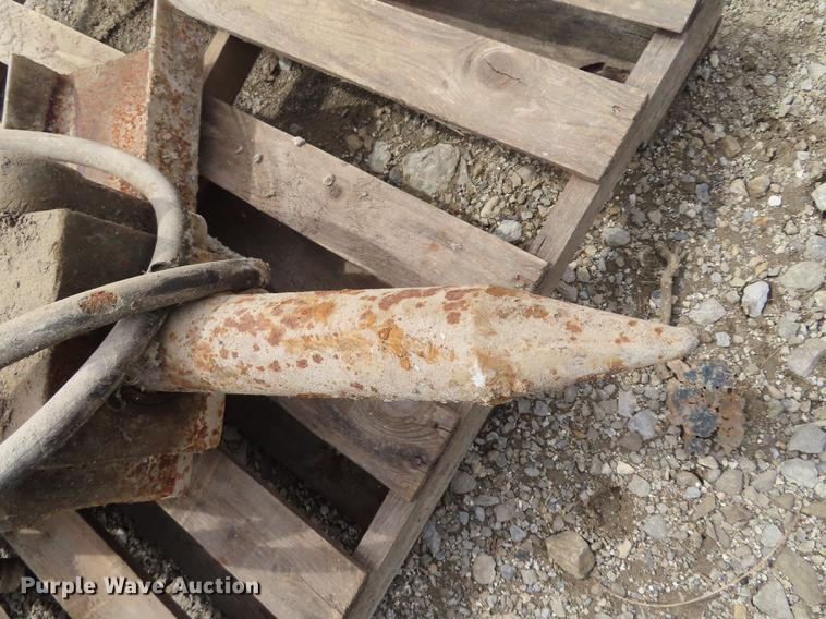 image for item DN9030 Stanley 2560 breaker