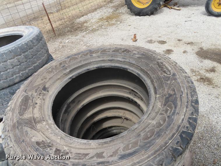 image for item DN9031 Tires and wheels