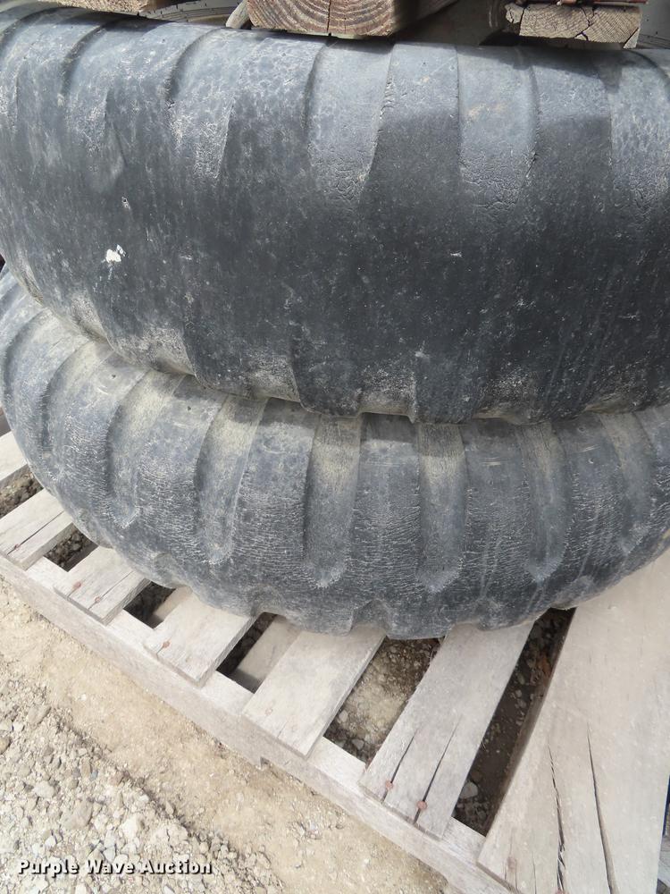 image for item DN9031 Tires and wheels