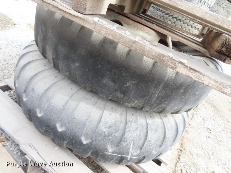 image for item DN9031 Tires and wheels