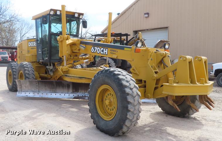 image for item DN9036 2004 John Deere 670CH motor grader